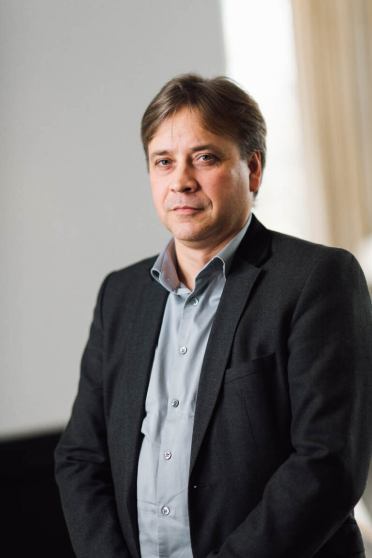 Äyräväinen Oy laajentaa sähkösuunnitteluosaamistaan Insinööritoimisto Veikko Vahvaselkä Oy:n ostolla